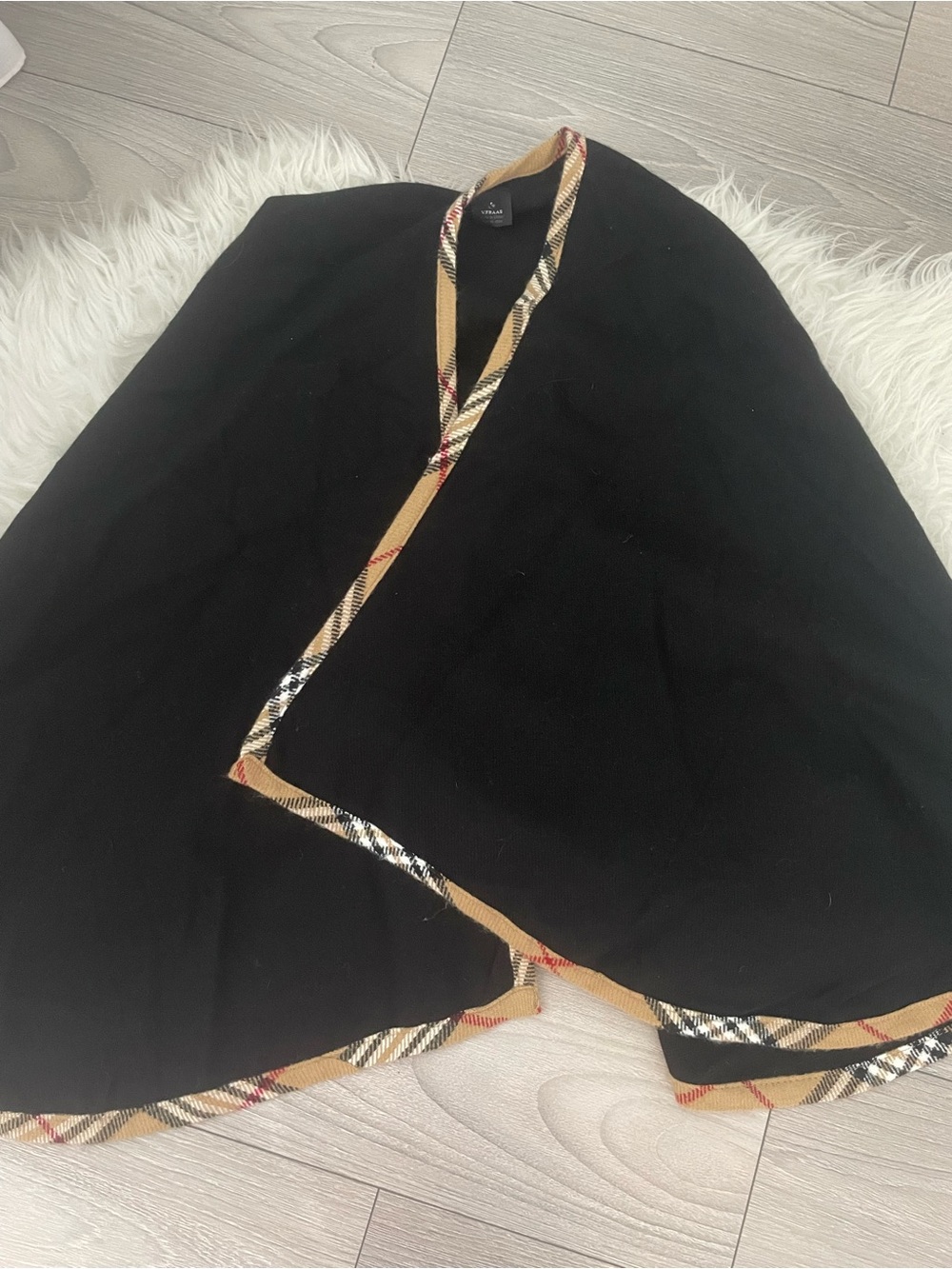 V. FRAAS Black Cape with Tan Plaid Trim